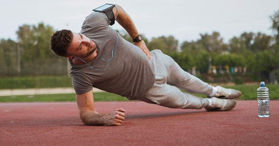 ISSA, International Sports Sciences Association, Certified Personal Trainer, ISSAonline, 8 Oblique Exercises to Improve Your Core Training, Side Palnk