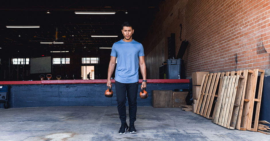 blog-issa-kettlebell-farmers-carry