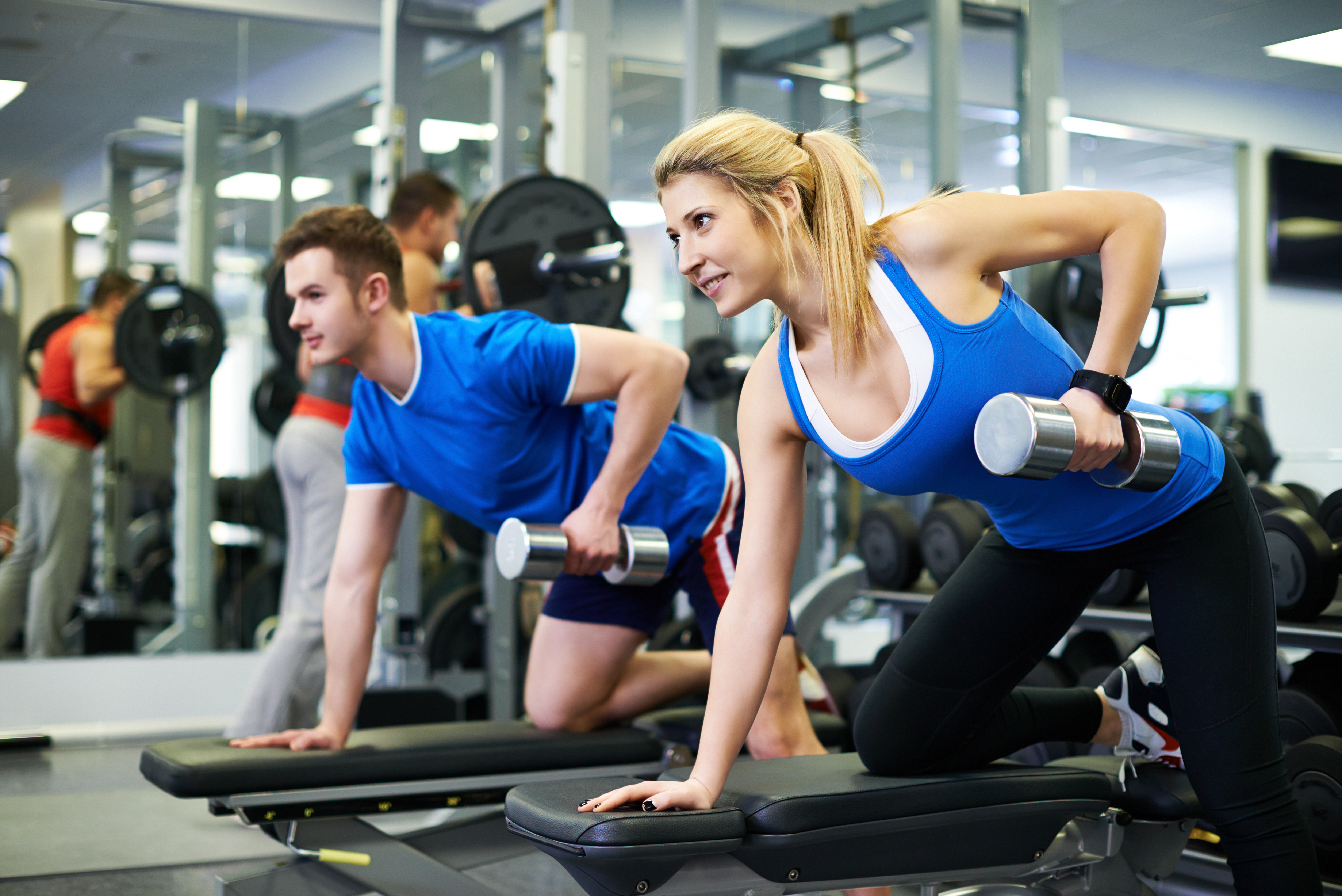 ISSA, International Sports Sciences Association, Certified Personal Trainer, ISSAonline, Best Exercises to Strengthen and Stretch Your Lats at Home, Dumb bells
